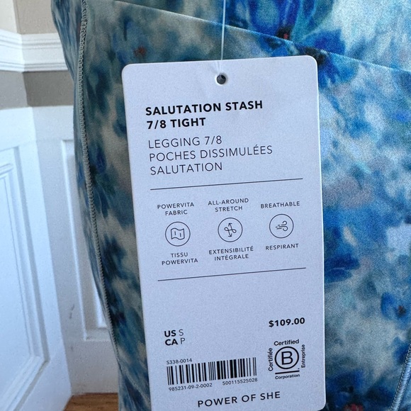 NWT  ATHLETA Small, Salutation Stash  7/8 Tight - Picture 2 of 3